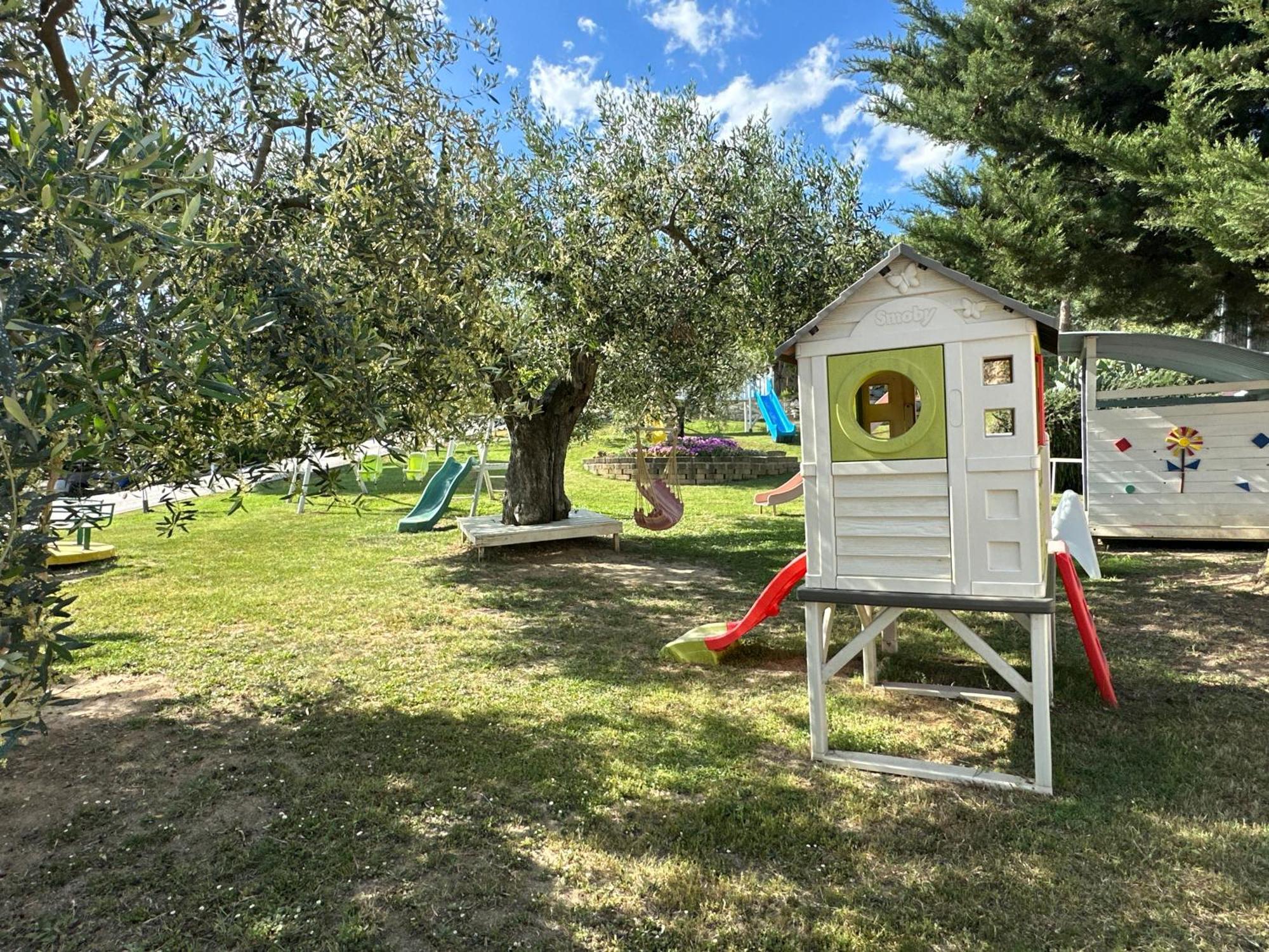 Agriturismo Case Al Sole Loreto Kültér fotó