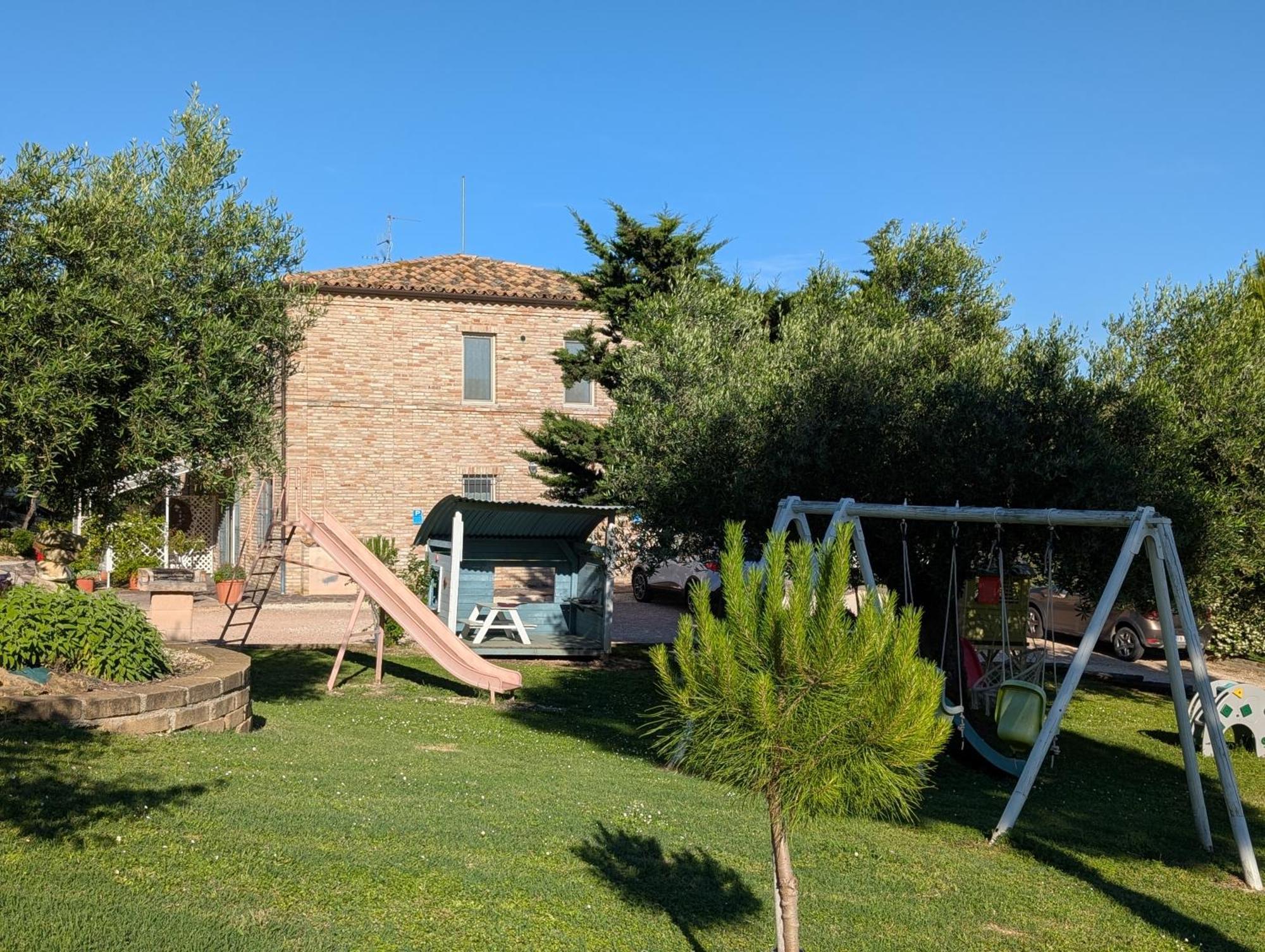 Agriturismo Case Al Sole Loreto Kültér fotó